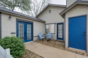 1845 River Crossing Cir, Austin, TX 78741 - Photo 9