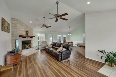 309 Oakwood Loop, San Marcos, TX 78666 - Photo 11