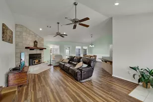 309 Oakwood Loop, San Marcos, TX 78666 - Photo 11