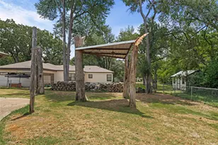 1101 E 19th St, Cameron, TX 76520 - Photo 33