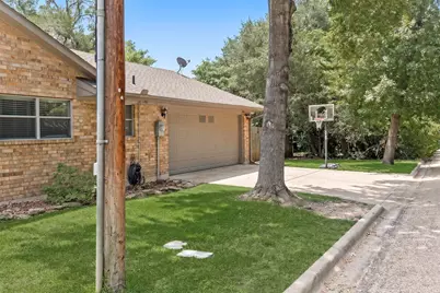 1101 E 19th Street, Cameron, TX 76520 - Photo 3