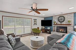 1101 E 19th St, Cameron, TX 76520 - Photo 9