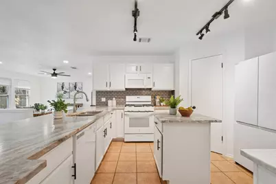 9607 Copper Creek Drive, Austin, TX 78729 - Photo 17