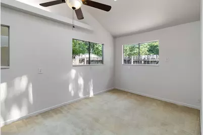 105 Jones Street, Bastrop, TX 78602 - Photo 31