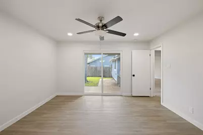 902 Hillside Oaks Drive, Austin, TX 78745 - Photo 15