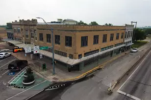 102 E 2nd St, Taylor, TX 76574 - Photo 1