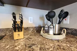 300 Park Ave, Staples, TX 78670 - Photo 11