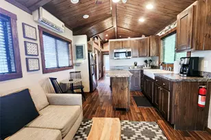 300 Park Ave, Staples, TX 78670 - Photo 5