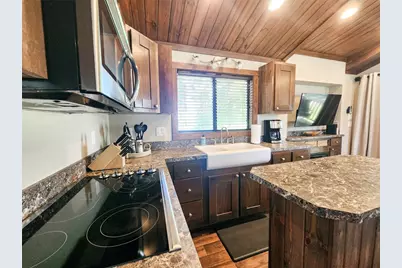 300 Park Avenue, Staples, TX 78670 - Photo 9