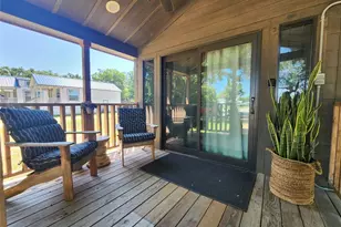 300 Park Ave, Staples, TX 78670 - Photo 3