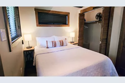 300 Park Avenue, Staples, TX 78670 - Photo 13