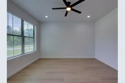 230 Brown St #B, Elgin, TX 78621 - Photo 3