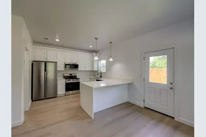 230 Brown St #B, Elgin, TX 78621 - Photo 9