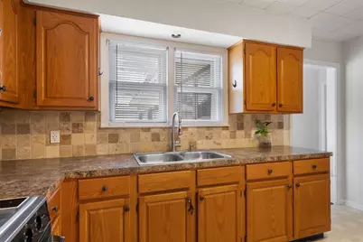 1119 Kent Street, Taylor, TX 76574 - Photo 11