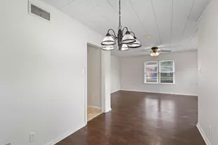 1119 Kent St, Taylor, TX 76574 - Photo 7