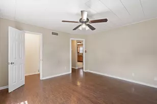 1119 Kent St, Taylor, TX 76574 - Photo 13