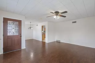 1119 Kent St, Taylor, TX 76574 - Photo 5