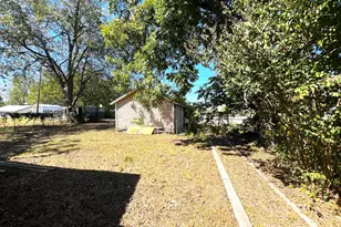 525 Washburn St, Taylor, TX 76574 - Photo 5