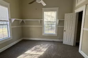 302 S Burleson St, Kyle, TX 78640 - Photo 5