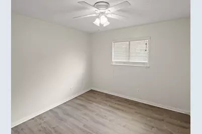 18507 Lake Terrace Drive, Jonestown, TX 78645 - Photo 17