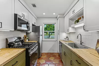 5613 Jacaranda Drive, Austin, TX 78744 - Photo 9