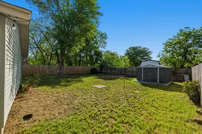 5613 Jacaranda Drive, Austin, TX 78744 - Photo 23