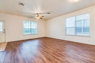 126 Sandstone Dr, Jarrell, TX 76537 - Photo 5
