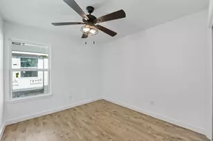 2124 Burton Dr, Austin, TX 78741 - Photo 21