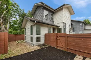 513 W Croslin St, Austin, TX 78752 - Photo 35