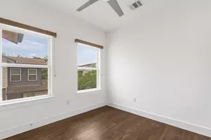 513 W Croslin St, Austin, TX 78752 - Photo 29