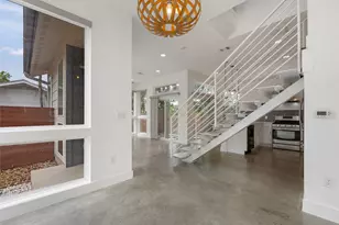 513 W Croslin St, Austin, TX 78752 - Photo 11