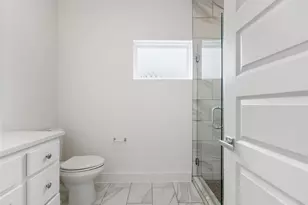 513 W Croslin St, Austin, TX 78752 - Photo 31