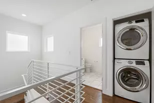 513 W Croslin St, Austin, TX 78752 - Photo 21