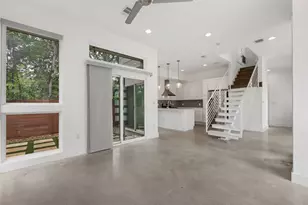 513 W Croslin St, Austin, TX 78752 - Photo 7
