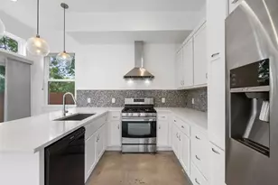 513 W Croslin St, Austin, TX 78752 - Photo 15