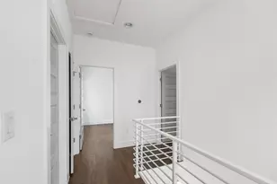 513 W Croslin St, Austin, TX 78752 - Photo 27