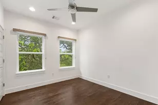 513 W Croslin St, Austin, TX 78752 - Photo 23