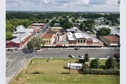 640 N Main Street, Schulenburg, TX 78956 - Photo 5