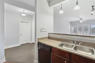 1901 Crossing Pl, Austin, TX 78741 - Photo 9