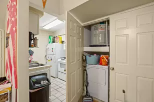 501 W 26th St, Austin, TX 78705 - Photo 3