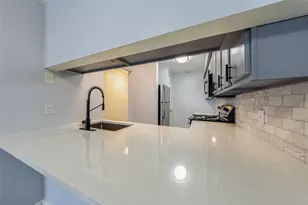 501 W 26th St, Austin, TX 78705 - Photo 7
