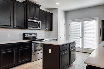 245 E Broade Street, Leander, TX 78641 - Photo 3