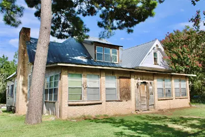 505 S Avenue C Avenue, Elgin, TX 78621 - Photo 1