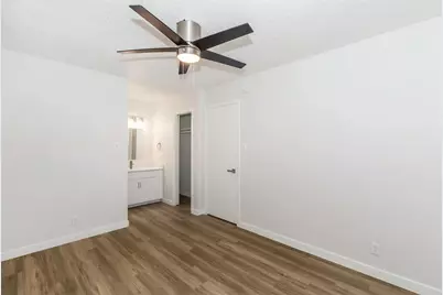609 E 45th Street #104, Austin, TX 78751 - Photo 7