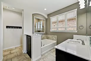 7801 Turnback Ledge Trail, Lago Vista, TX 78645 - Photo 15