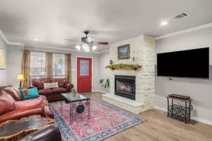 1601 Sunset Cir, Cameron, TX 76520 - Photo 7