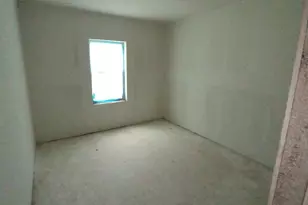 112 W Ila St, Elgin, TX 78621 - Photo 5