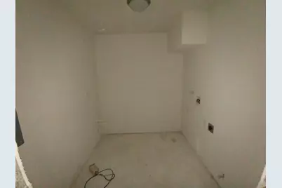 112 W Ila Street, Elgin, TX 78621 - Photo 9