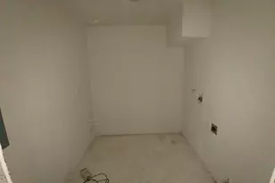 112 W Ila St, Elgin, TX 78621 - Photo 9