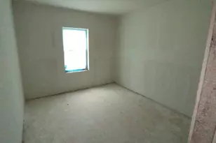 112 W Ila St, Elgin, TX 78621 - Photo 5